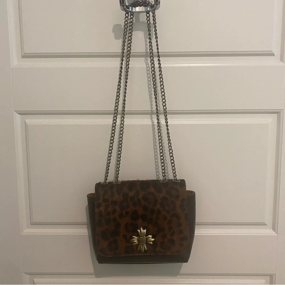 Patricia Nash Harlow Flap Crossbody in Leopard Haircalf EUC - Picture 3 of 9